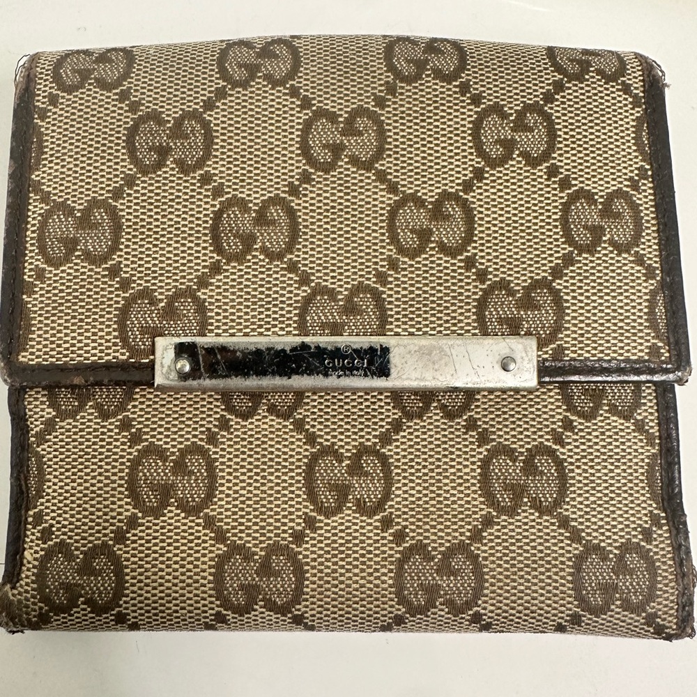 Another Cute Gucci wallet
